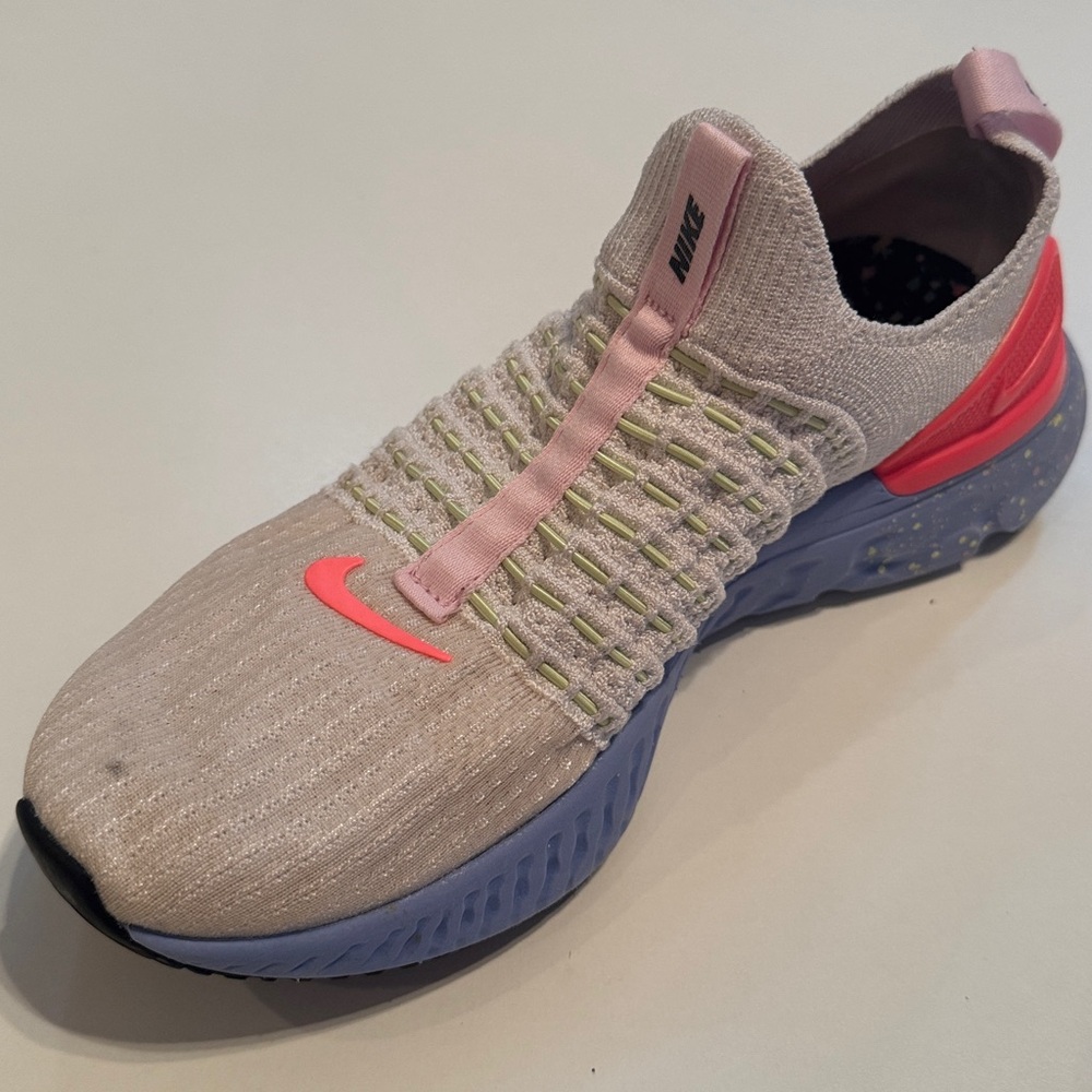 Nike React Phantom Flynit 2 running shoes Color: WHT/PNK PREVIOUSLY WORN SZ:8.5 - Picture 9 of 11